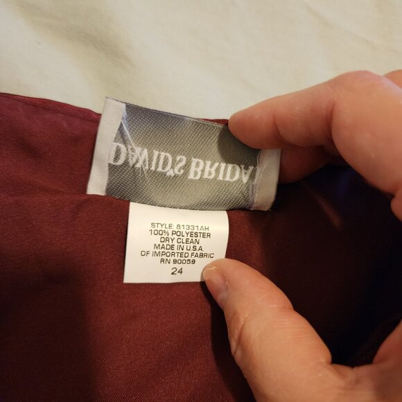 David's Bridal 2 piece sleeveless top, bustle skirt, plus size - Picture 5 of 8